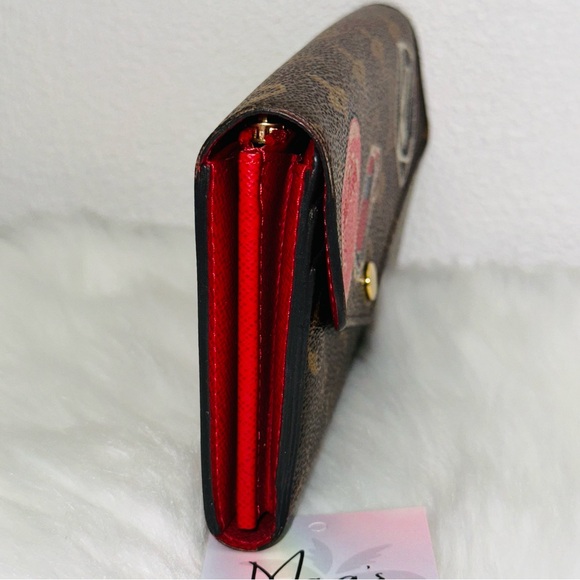 Louis Vuitton: World Tour Patches Wallet - Picture 12 of 16